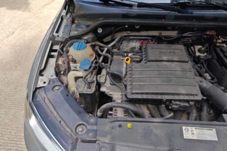 Used Volkswagen Sagitar 2018 1.6L Automatic Comfort Model Engine Bay Right