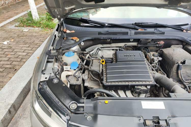 Used Volkswagen Sagitar 2018 1.6L Automatic Comfort Model Engine Bay Right