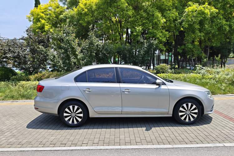 Used Volkswagen Sagitar 2018 280TSI DSG Comfort Model Exterior 5