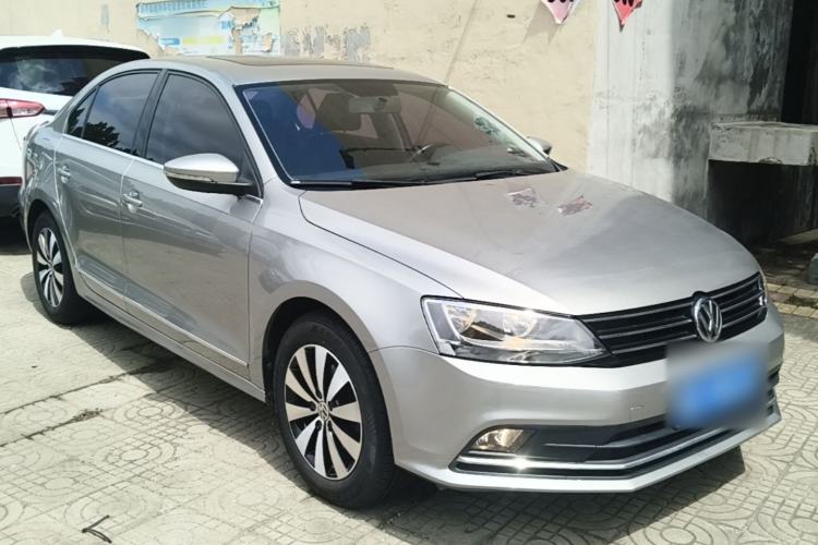 Used Volkswagen Sagitar 2018 280TSI DSG Comfort Model Front Right 45 Deg