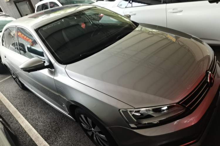 Used Volkswagen Sagitar 2018 180TSI DSG Prestige Edition Front Right 45 Deg
