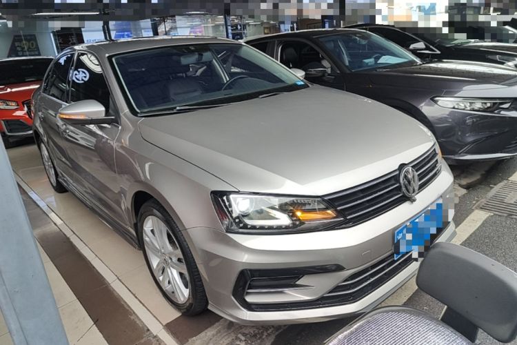 Used Volkswagen Sagitar 2018 280TSI DSG Ignite Edition Front Right 45 Deg