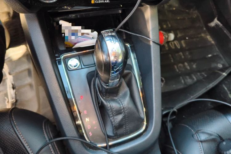 Used Volkswagen Sagitar 2018 280TSI DSG Luxury Model Gear Lever