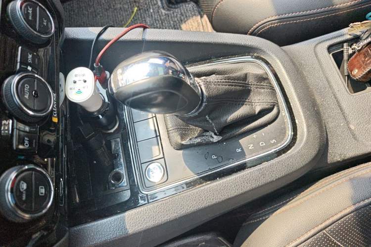 Used Volkswagen Sagitar 2018 280TSI DSG Luxury Model Gear Lever