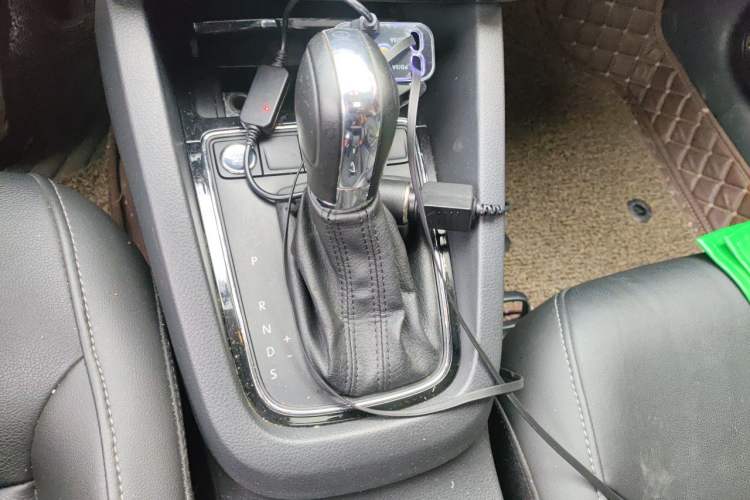 Used Volkswagen Sagitar 2018 1.6L Automatic Comfort Model Gear Lever