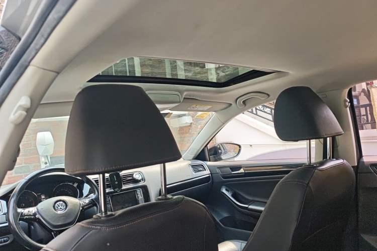 Used Volkswagen Sagitar 2018 280TSI DSG Luxury Model Headliner