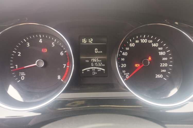 Used Volkswagen Sagitar 2018 1.6L Manual Comfort Model Instrument Cluster
