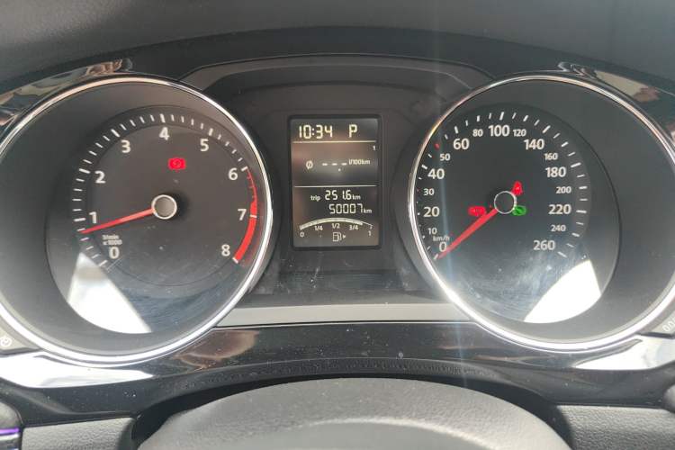 Used Volkswagen Sagitar 2018 1.6L Automatic Comfort Model Instrument Cluster