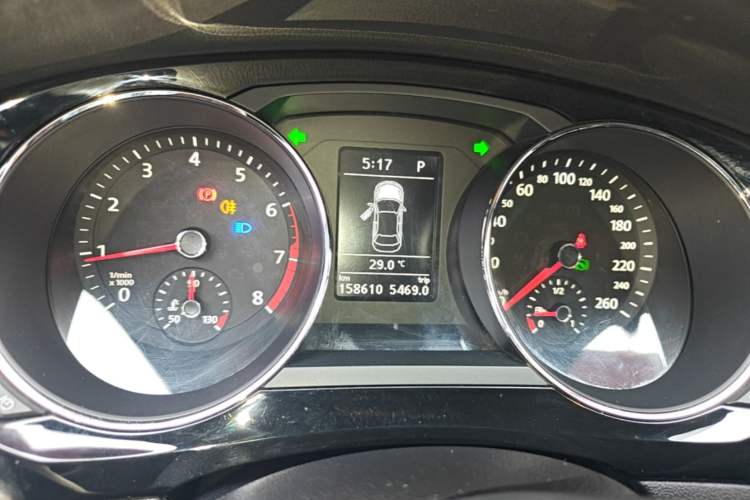 Used Volkswagen Sagitar 2018 280TSI DSG Comfort Model Instrument Cluster