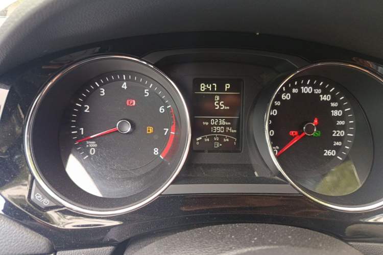 Used Volkswagen Sagitar 2018 1.6L Automatic Comfort Model Instrument Cluster