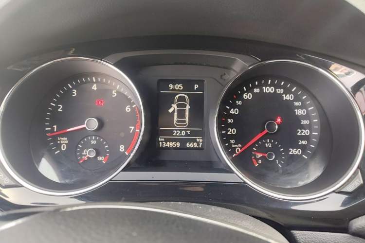 Used Volkswagen Sagitar 2018 280TSI DSG Luxury Model Instrument Cluster