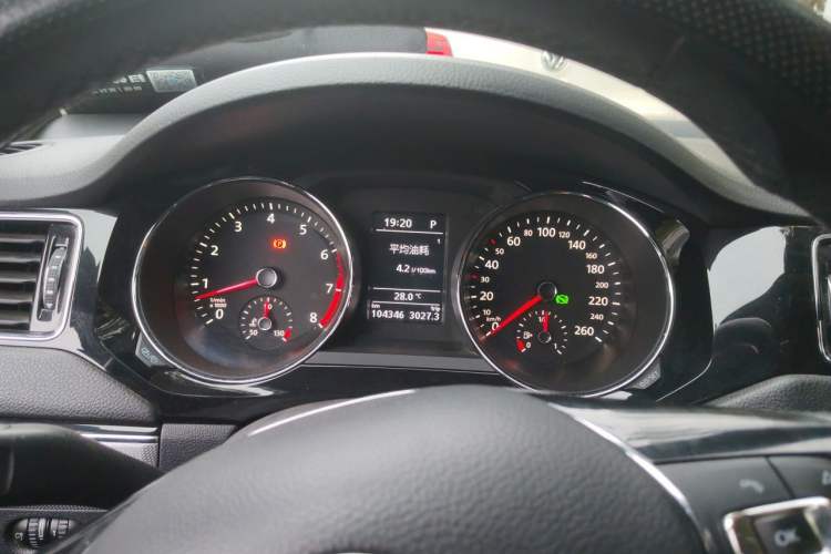 Used Volkswagen Sagitar 2018 280TSI DSG Ignite Edition Instrument Cluster