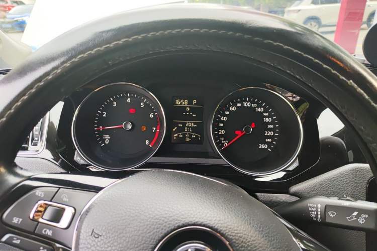 Used Volkswagen Sagitar 2018 1.6L Automatic Comfort Model Instrument Cluster