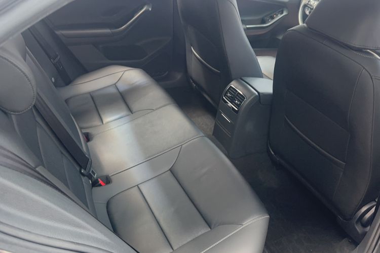 Used Volkswagen Sagitar 2018 1.6L Automatic Comfort Model Interior 1