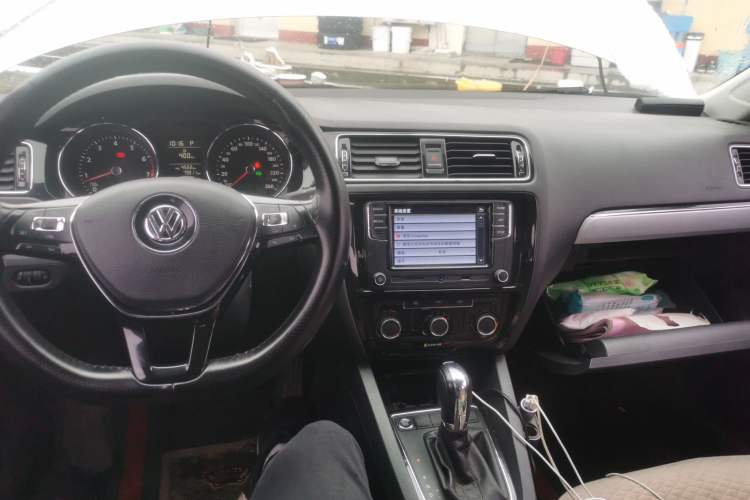 Used Volkswagen Sagitar 2018 1.6L Automatic Comfort Model Interior 2