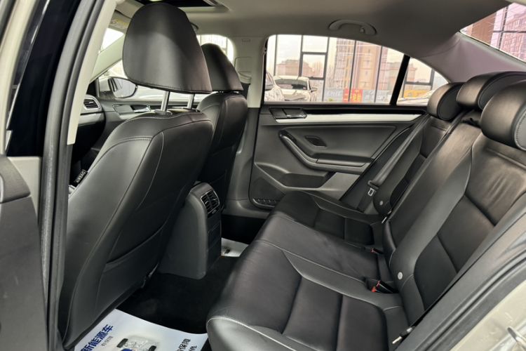 Used Volkswagen Sagitar 2018 1.6L Automatic Comfort Model Interior 3