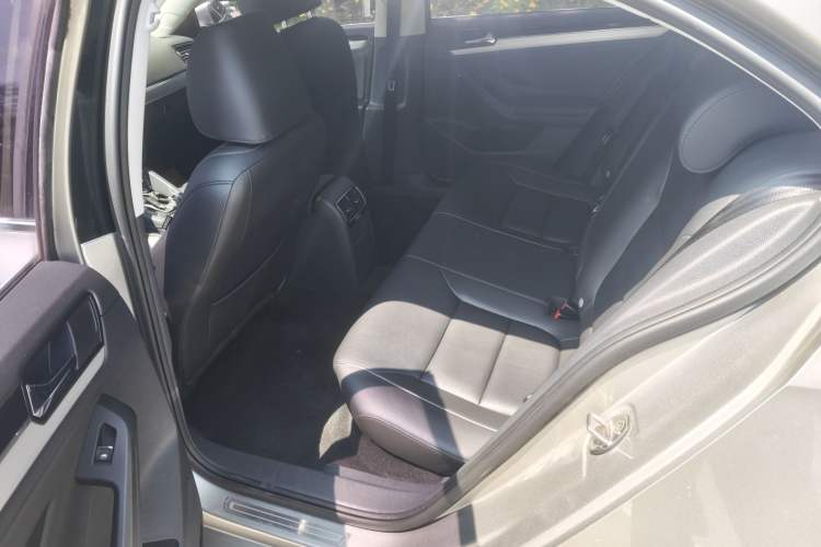 Used Volkswagen Sagitar 2018 280TSI DSG Comfort Model Interior 3