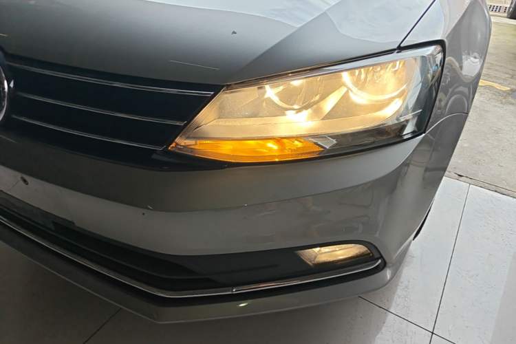 Used Volkswagen Sagitar 2018 280TSI DSG Comfort Model Left Front Headlight