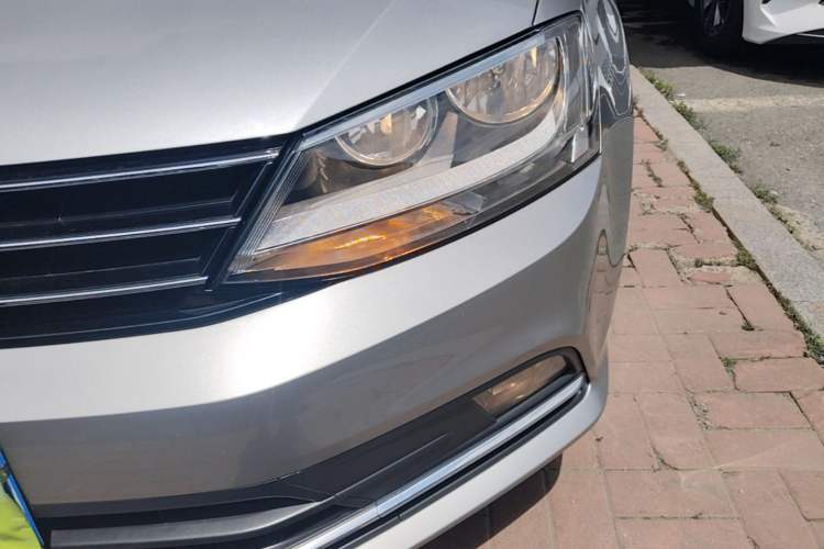 Used Volkswagen Sagitar 2018 1.6L Automatic Comfort Model Left Front Headlight
