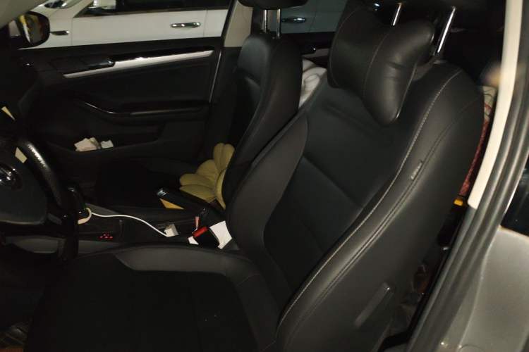 Used Volkswagen Sagitar 2018 280TSI DSG Ignite Edition Left Front Seat