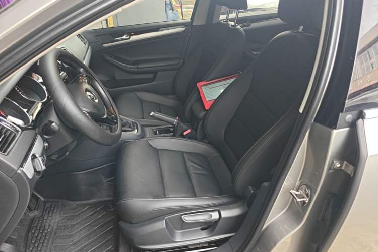 Used Volkswagen Sagitar 2018 280TSI DSG Comfort Model Left Front Seat