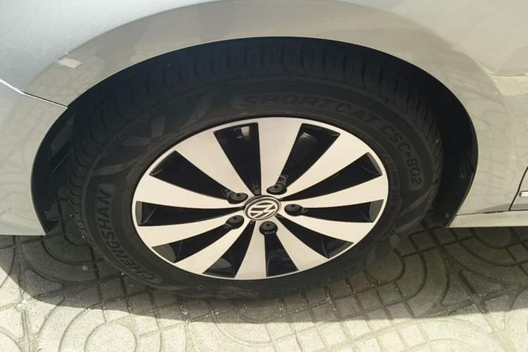 Used Volkswagen Sagitar 2018 280TSI DSG Comfort Model Left Front Wheel Hub