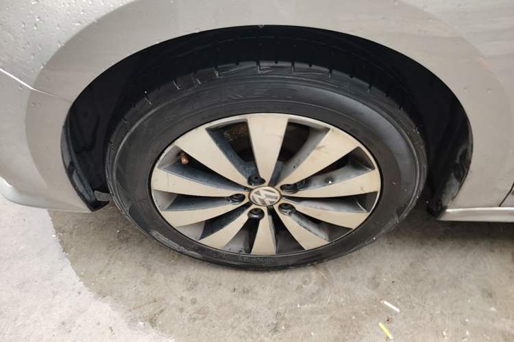 Used Volkswagen Sagitar 2018 280TSI DSG Comfort Model Left Front Wheel Hub