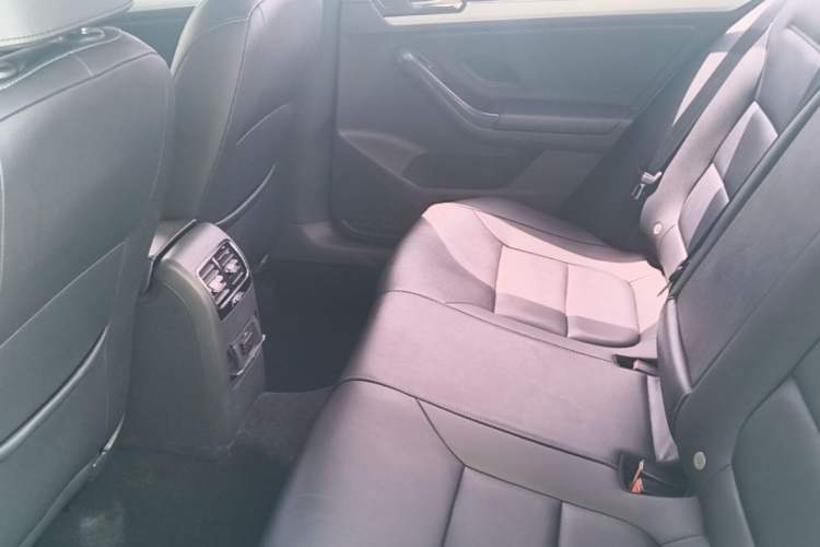 Used Volkswagen Sagitar 2018 280TSI DSG Comfort Model Left Rear Seat