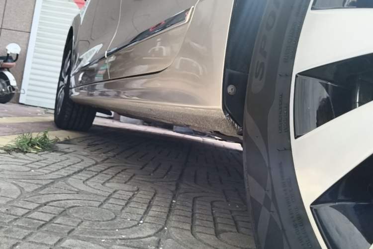 Used Volkswagen Sagitar 2018 280TSI DSG Comfort Model Left Side Sill