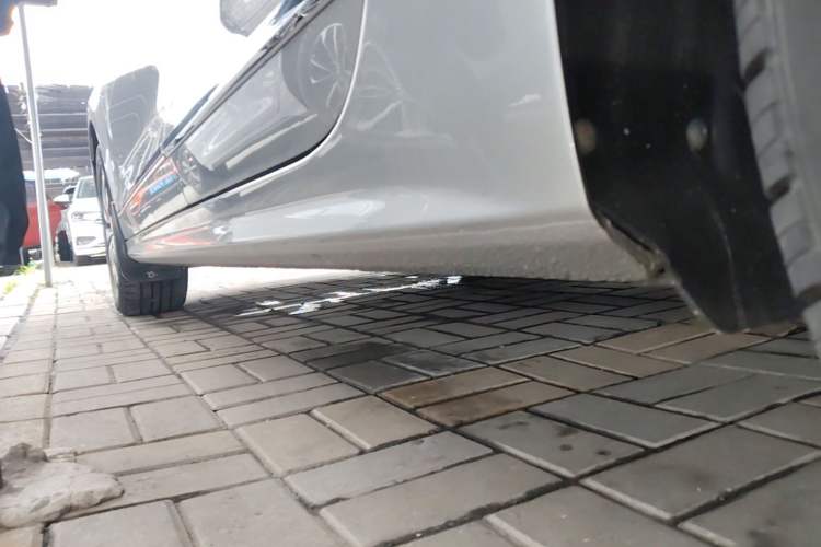 Used Volkswagen Sagitar 2018 1.6L Automatic Comfort Model Left Side Sill