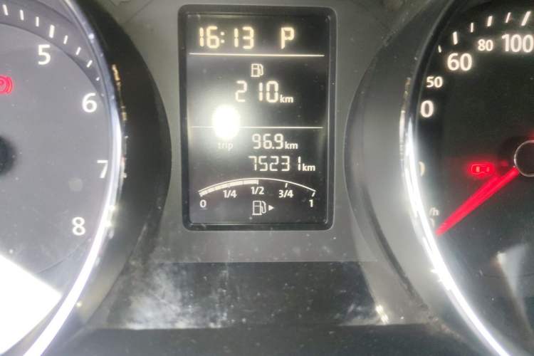 Used Volkswagen Sagitar 2018 1.6L Automatic Comfort Model Odometer Close Up