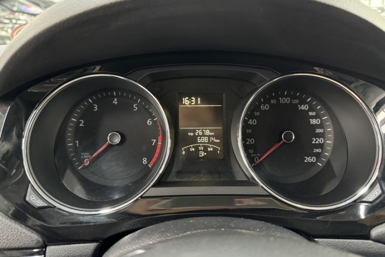 Used Volkswagen Sagitar 2018 1.6L Automatic Comfort Model Odometer Close Up