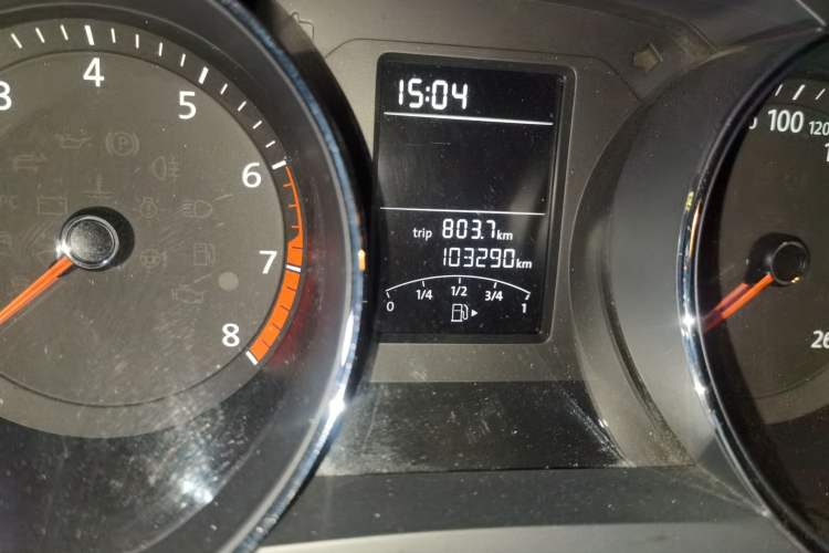 Used Volkswagen Sagitar 2018 1.6L Automatic Comfort Model Odometer Close Up