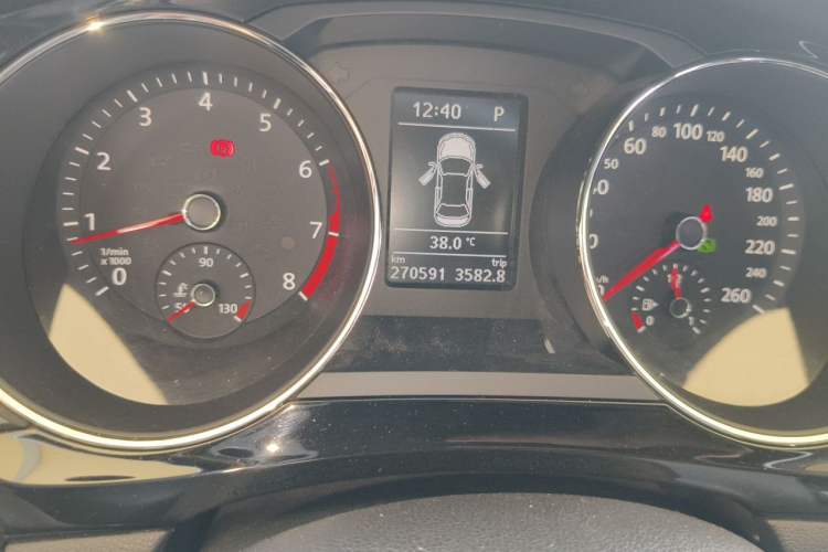Used Volkswagen Sagitar 2018 180TSI DSG Prestige Edition Odometer Close Up