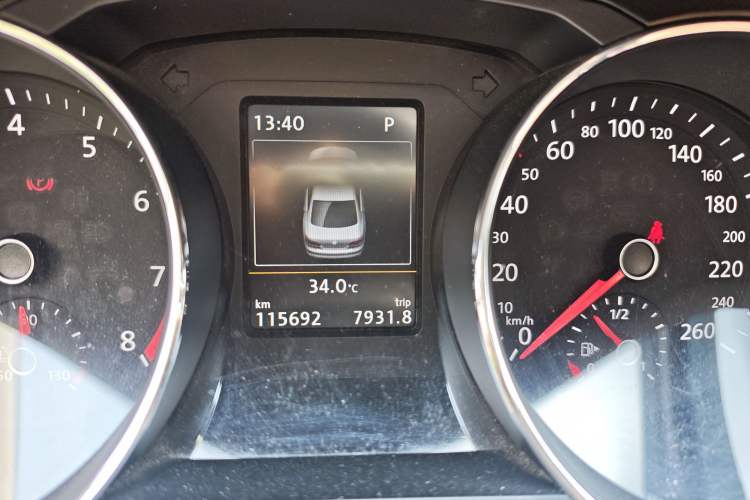 Used Volkswagen Sagitar 2018 280TSI DSG Luxury Model Odometer Close Up