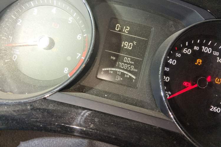Used Volkswagen Sagitar 2018 1.6L Manual Comfort Model Odometer Close Up