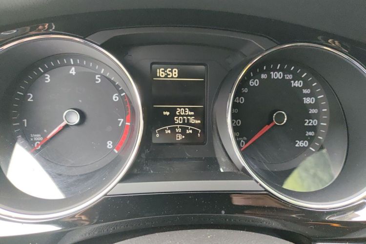 Used Volkswagen Sagitar 2018 1.6L Automatic Comfort Model Odometer Close Up