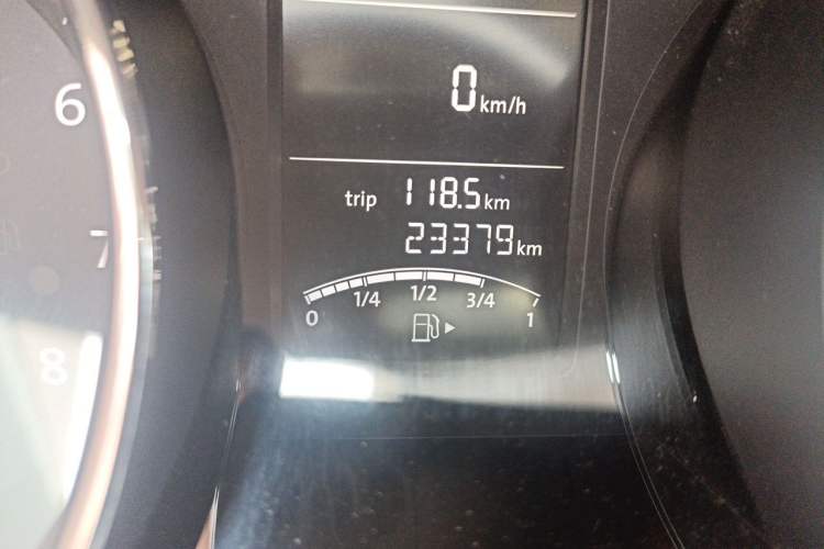 Used Volkswagen Sagitar 2018 1.6L Automatic Comfort Model Odometer Close Up