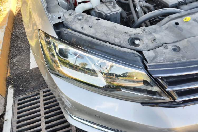 Used Volkswagen Sagitar 2018 280TSI DSG Luxury Model Right Front Headlight