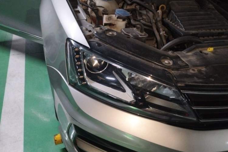 Used Volkswagen Sagitar 2018 280TSI DSG Ignite Edition Right Front Headlight