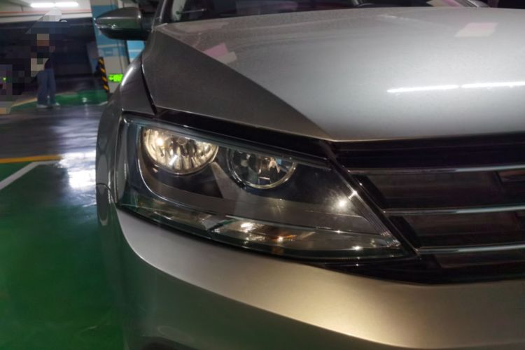 Used Volkswagen Sagitar 2018 1.6L Automatic Comfort Model Right Front Headlight