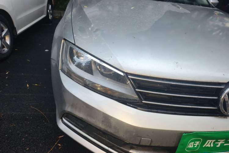 Used Volkswagen Sagitar 2018 280TSI DSG Comfort Model Right Front Headlight