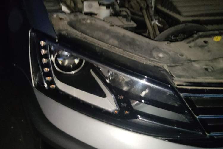 Used Volkswagen Sagitar 2018 280TSI DSG Ignite Edition Right Front Headlight
