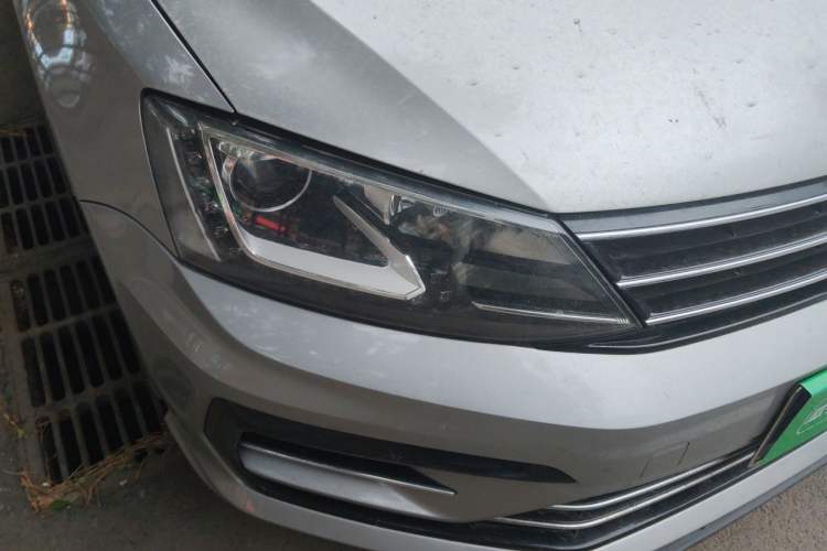Used Volkswagen Sagitar 2018 280TSI DSG Ignite Edition Right Front Headlight