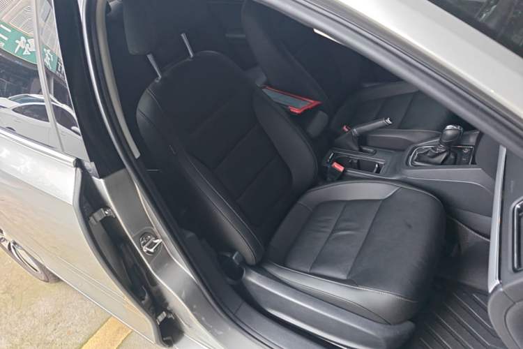 Used Volkswagen Sagitar 2018 280TSI DSG Comfort Model Right Front Seat