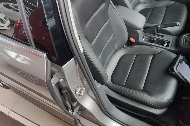 Used Volkswagen Sagitar 2018 280TSI DSG Ignite Edition Right Front Seat