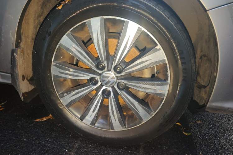 Used Volkswagen Sagitar 2018 280TSI DSG Comfort Model Right Front Wheel Hub