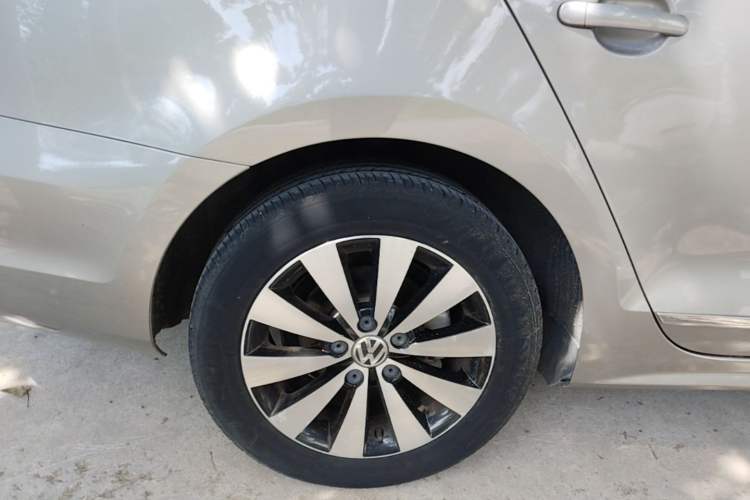 Used Volkswagen Sagitar 2018 280TSI DSG Comfort Model Right Rear Wheel Hub