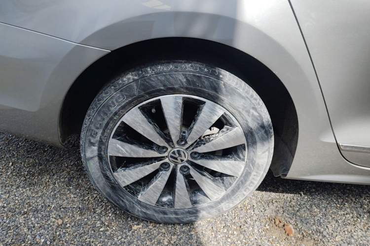 Used Volkswagen Sagitar 2018 280TSI DSG Luxury Model Right Rear Wheel Hub