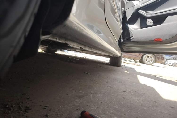 Used Volkswagen Sagitar 2018 280TSI DSG Comfort Model Right Side Sill